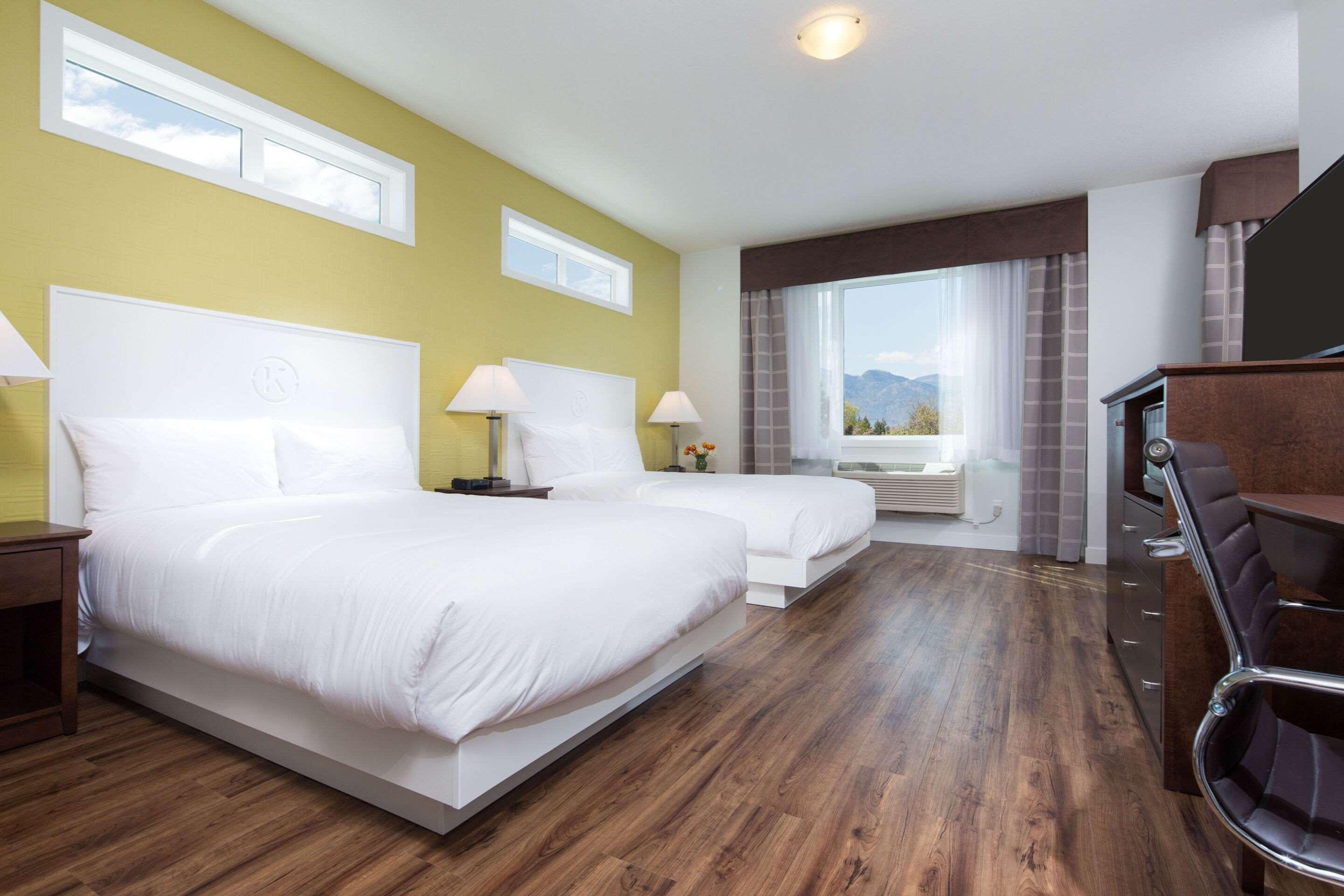 Econo Lodge Inn & Suites Kelowna Kültér fotó